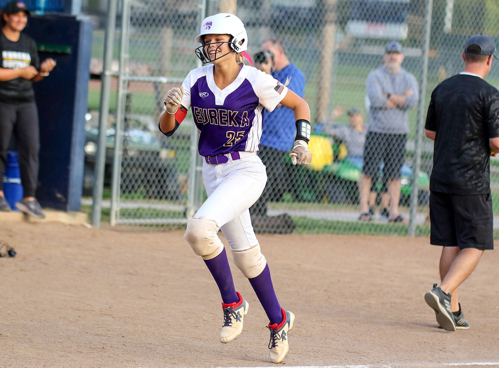 Marquette vs. Eureka softball